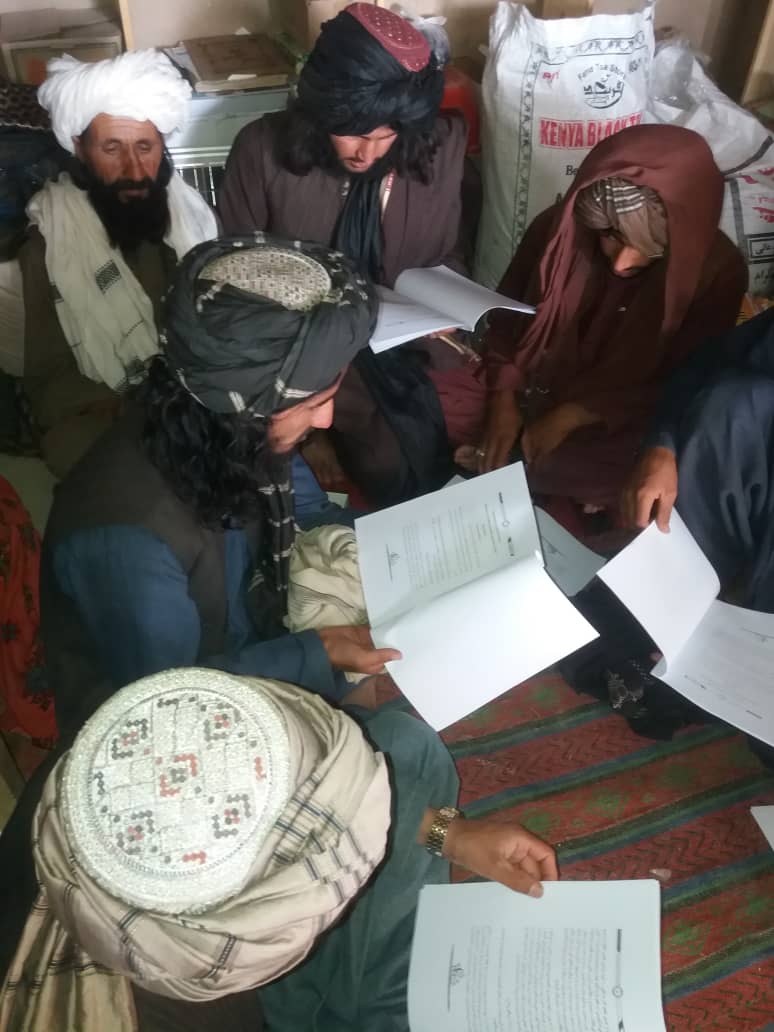 زابل: پیام امیرالمؤمنین به سطح وسیع در ولسوالی خاک افغان چاپ و توزیع شد