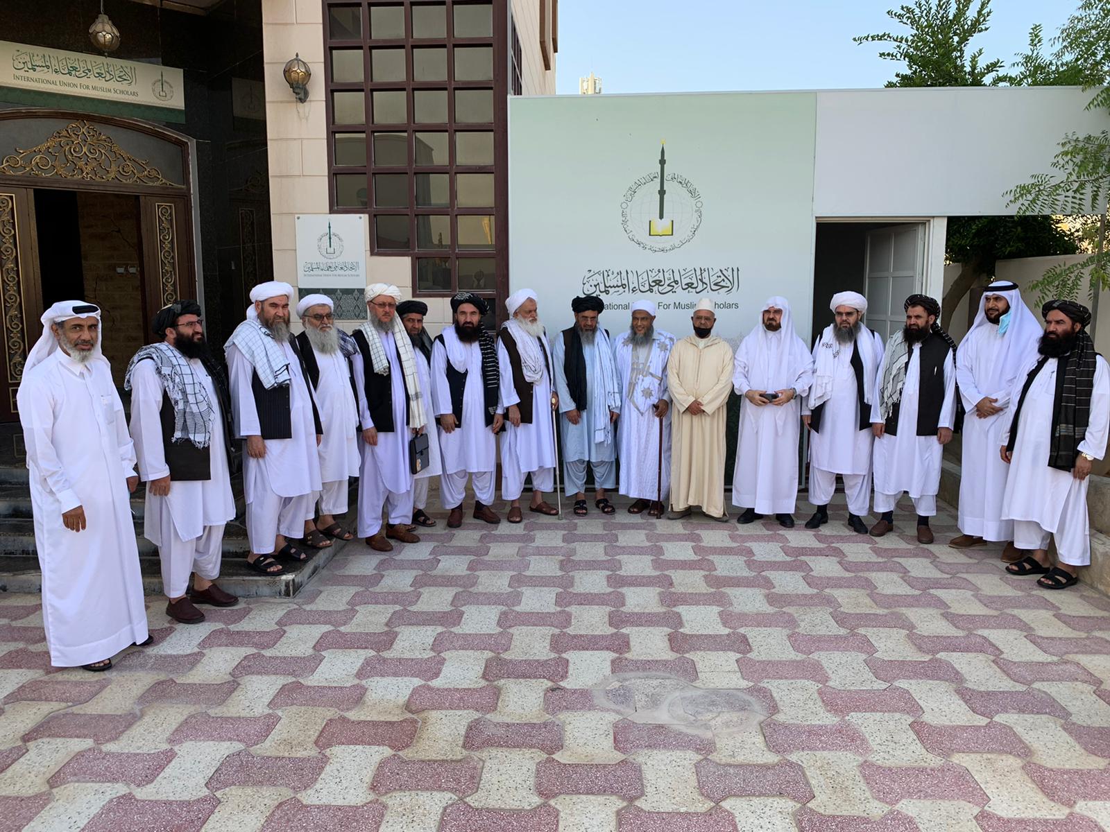 رئیس تیم مذاکراتی امارت اسلامی و هیئت همراهش با رئیس سازمان جهانی علما شیخ احمد الریسونی دیدار نمودند