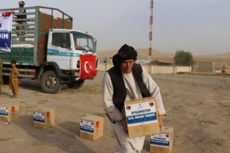 توزیع بسته های کمکی ترکیه به زلزله زدگان هرات