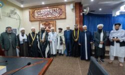 ‏سرپرست وزارت امور داخله با هیئت بلند پایه‌ی علمای جهان اسلام که به کابل آمده دیدار نمود
