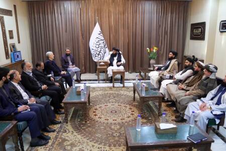 معاون سیاسی ریاست الوزراء با سفیر و نمایندۀ خاص ایران برای افغانستان دیدار نمود