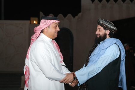 دیدار مولوی محمد یعقوب مجاهد با وزیر دفاع قطر
