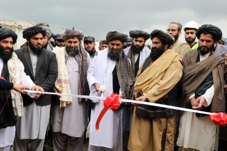 محترم ملا عبدالغنی برادر آخند سه پروژه مهم شاروالی کابل را به ارزش حدود یک میلیارد افغانی افتتاح نمودند